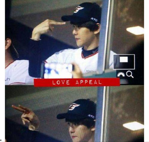 伯贤认哥爆料了吗视频,揭秘明星私下生活点滴 第2张 伯贤认哥爆料了吗视频,揭秘明星私下生活点滴 第2张